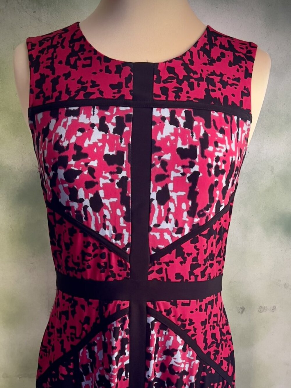 Just Taylor Size 2 Red Black Abstract Print Sleeveless Fit & Flare Dress